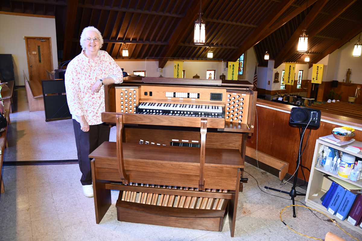 Our Lady of Peace, Clarence, NY - Trudy Wargo, Organist