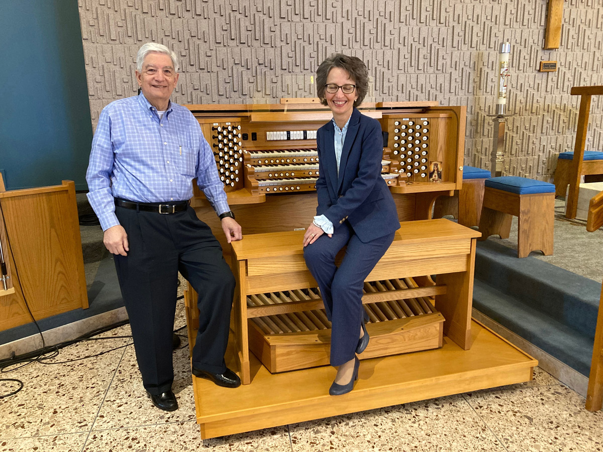 St. Gregory The Great, Williamsville, NY - Rudy Lucente & Nancy Erdman, Music Director